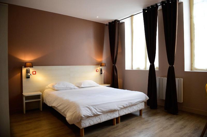 Brit Hotel Du Dauphin LʼAigle Eksteriør bilde