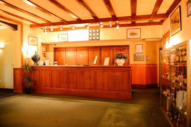 Brit Hotel Du Dauphin LʼAigle Eksteriør bilde