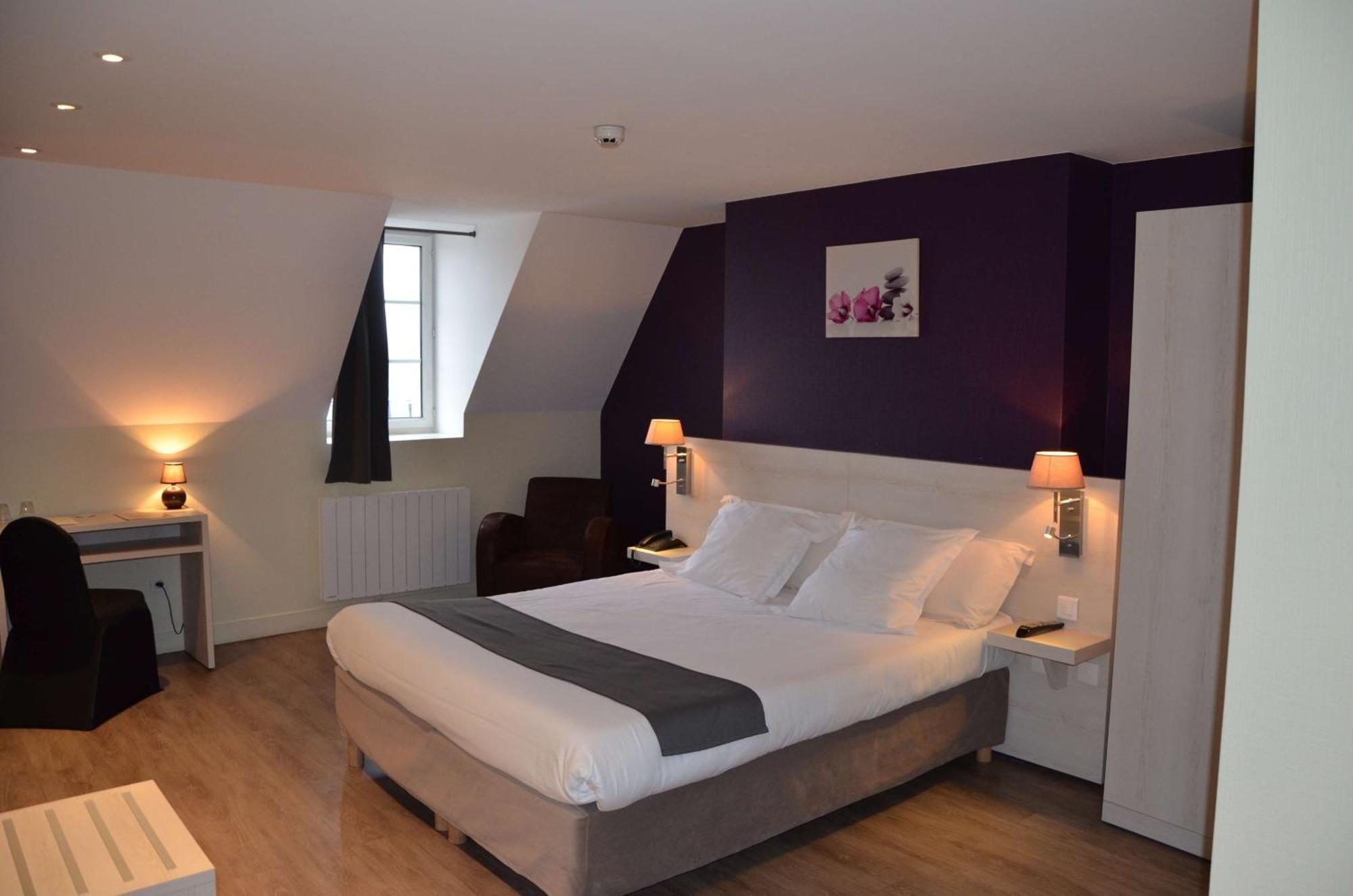 Brit Hotel Du Dauphin LʼAigle Eksteriør bilde