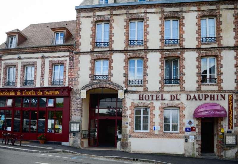 Brit Hotel Du Dauphin LʼAigle Eksteriør bilde